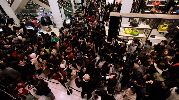 Informativo 24h - El comienzo de las rebajas en Reino Unido coincide con una huelga de metro