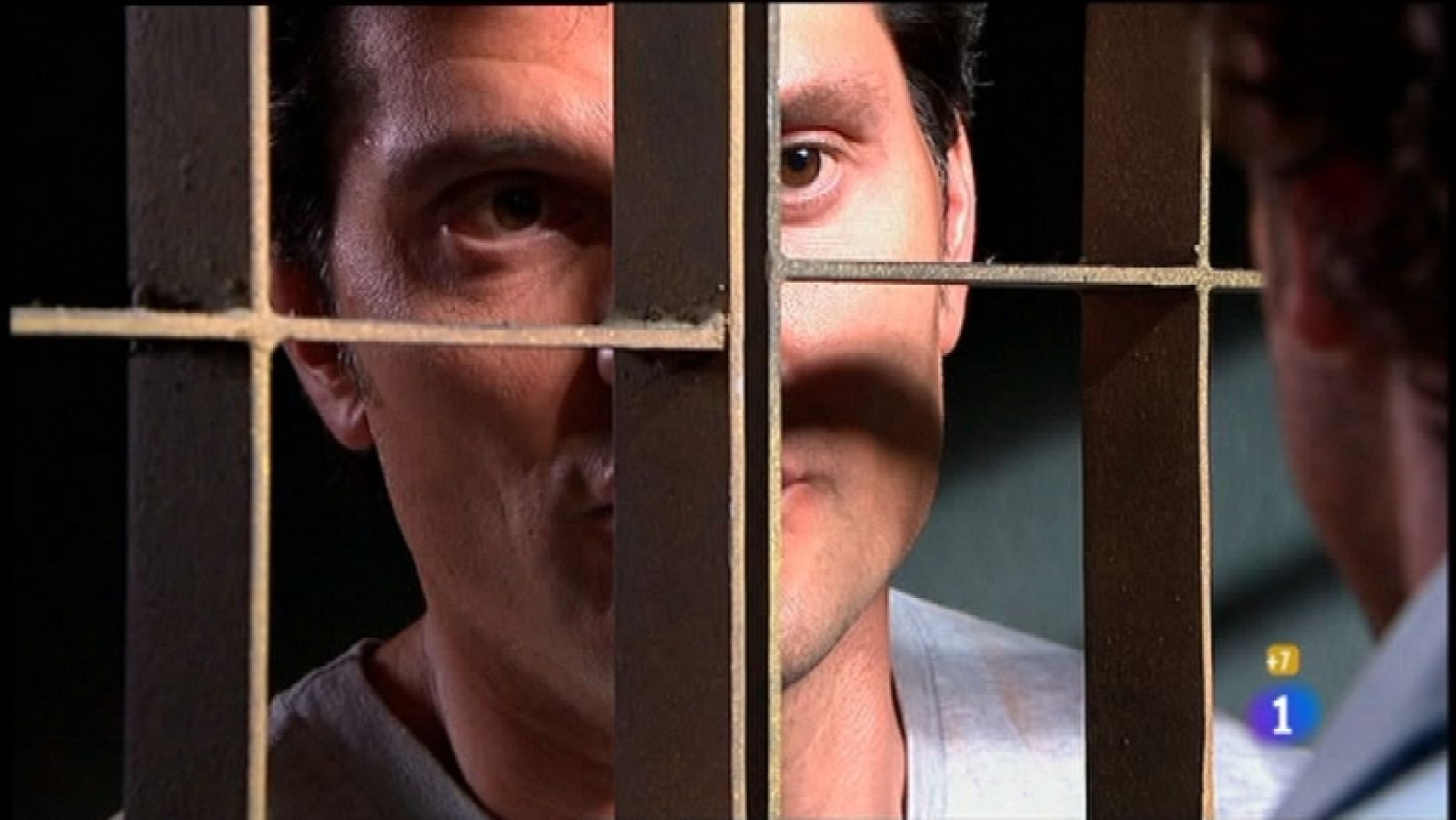 La fuerza del destino - Capítulo 64 - Iván y Camilo se pelean por Lucía - V