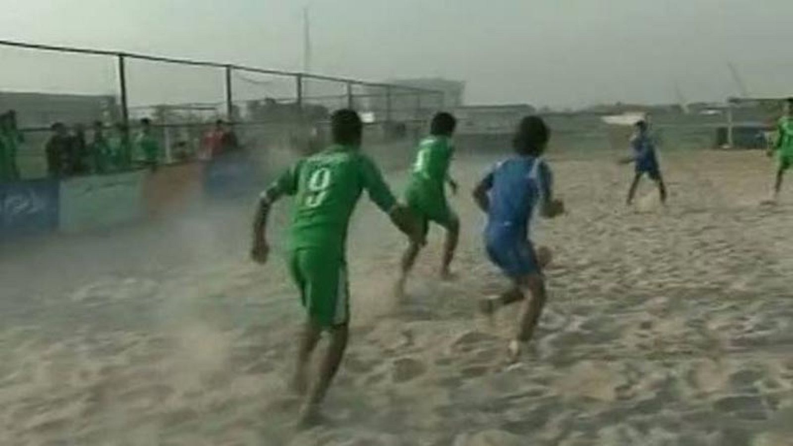 Irak trata de volver a la normalidad y la práctica del fútbol playa supone un paso adelante para el país.
