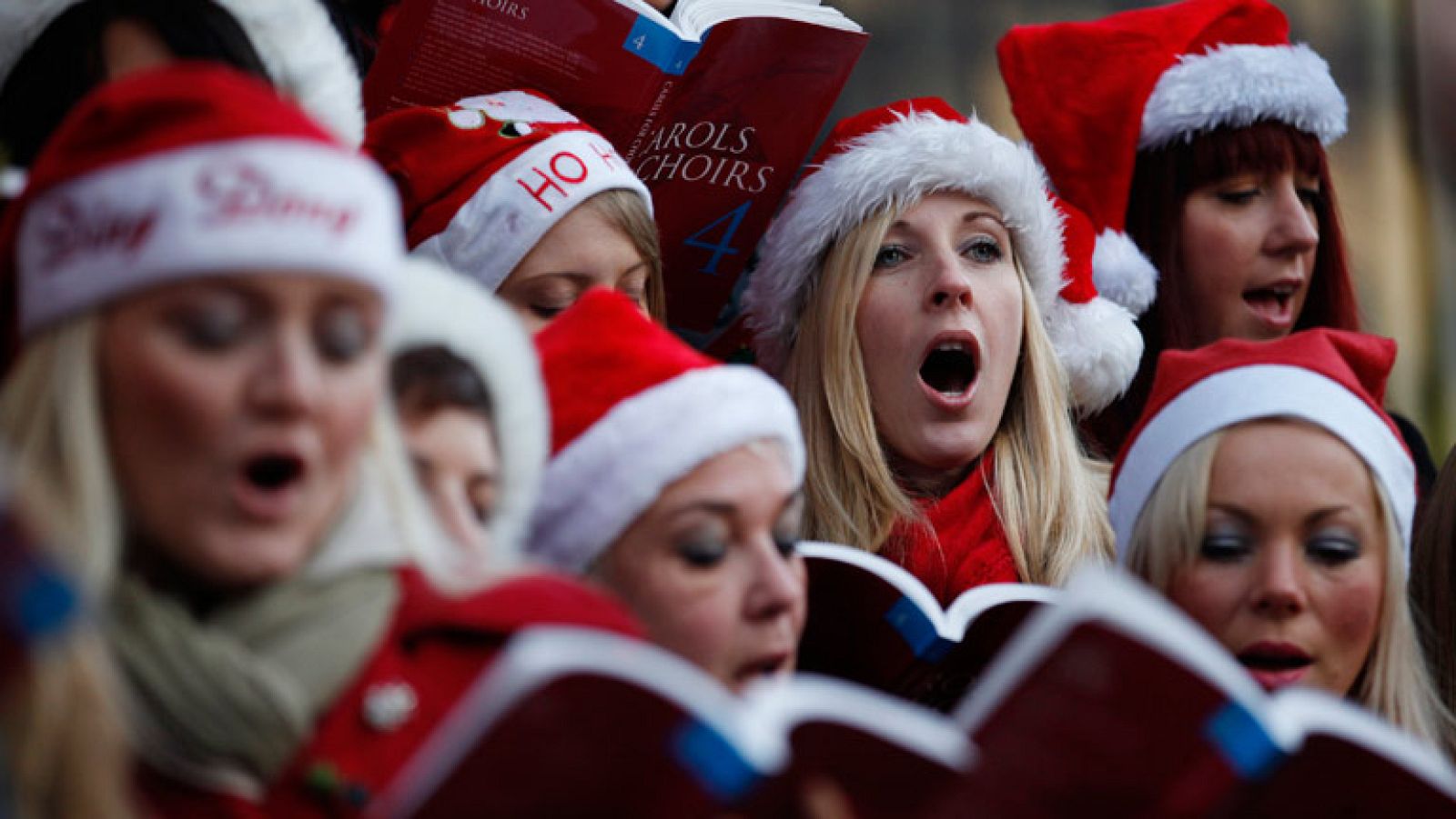 Un disco grabado por esposas de militares británicos en Afganistán, número uno en Navidad