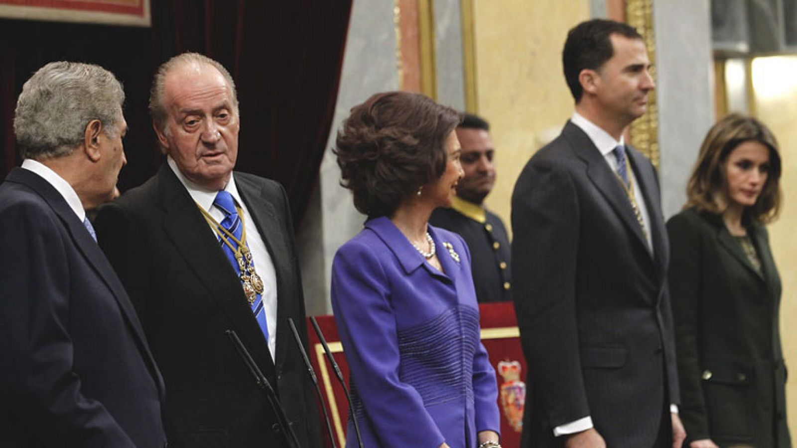 Telediario 1 en cuatro minutos - 27/12/11