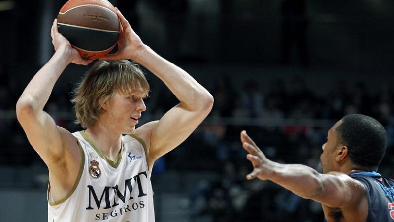 El año 2011 se cierra con la 13ª jornada de la Liga Endesa ACB, en la que el Madrid quiere terminar como líder. Los blancos visitan la cancha del Joventut en uno de los dos partidos que emite Teledeporte. A continuación, la revancha entre Gescrap Biz