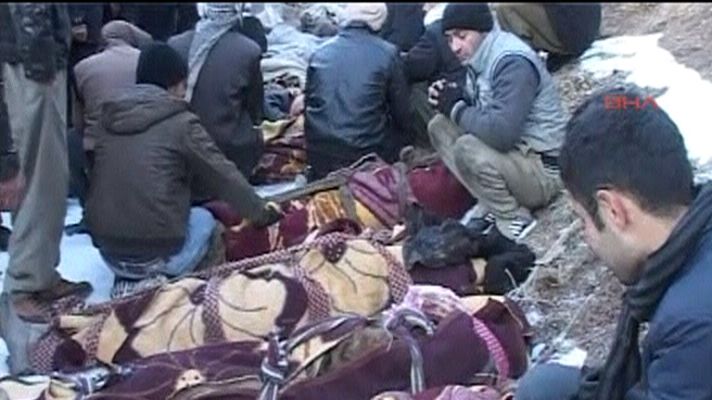 Telediario 1 - Ataque aéreo entre Turquía e Irak