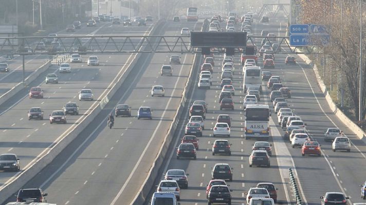 Telediario 1 - Operación de tráfico en fin de año