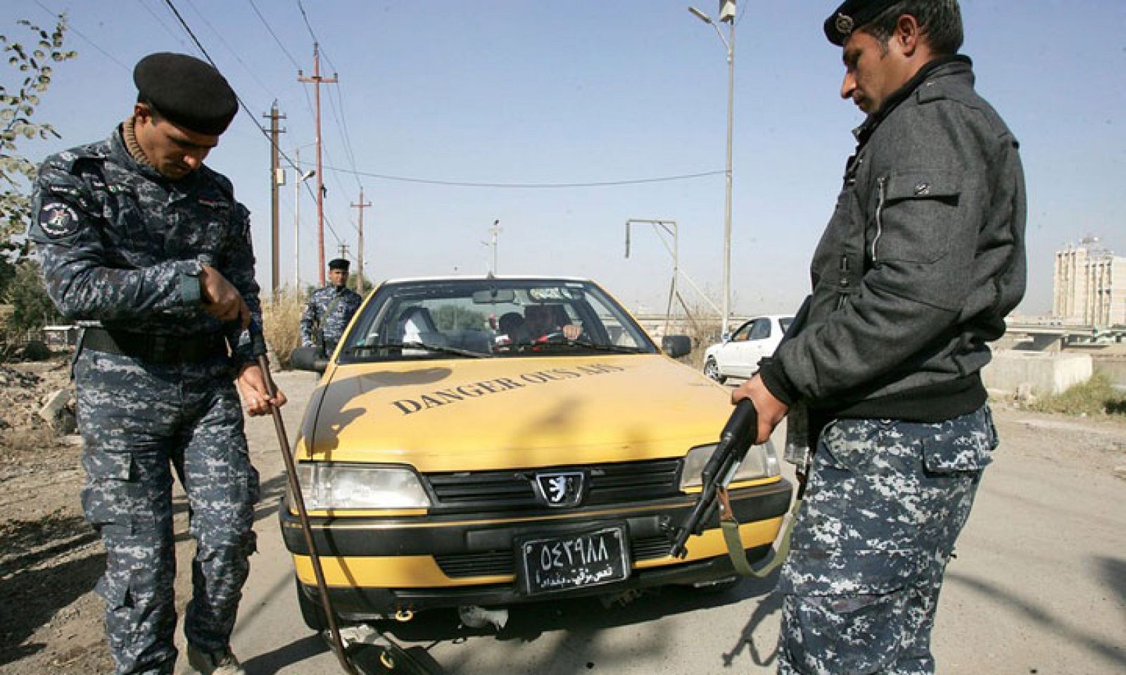 Crece la violencia en Irak entre chiíes y suníes, que se enfrentan con armas vendidas por Estados Unidos