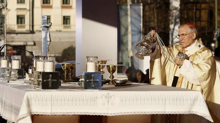 Telediario 1 - Misa multitudinaria