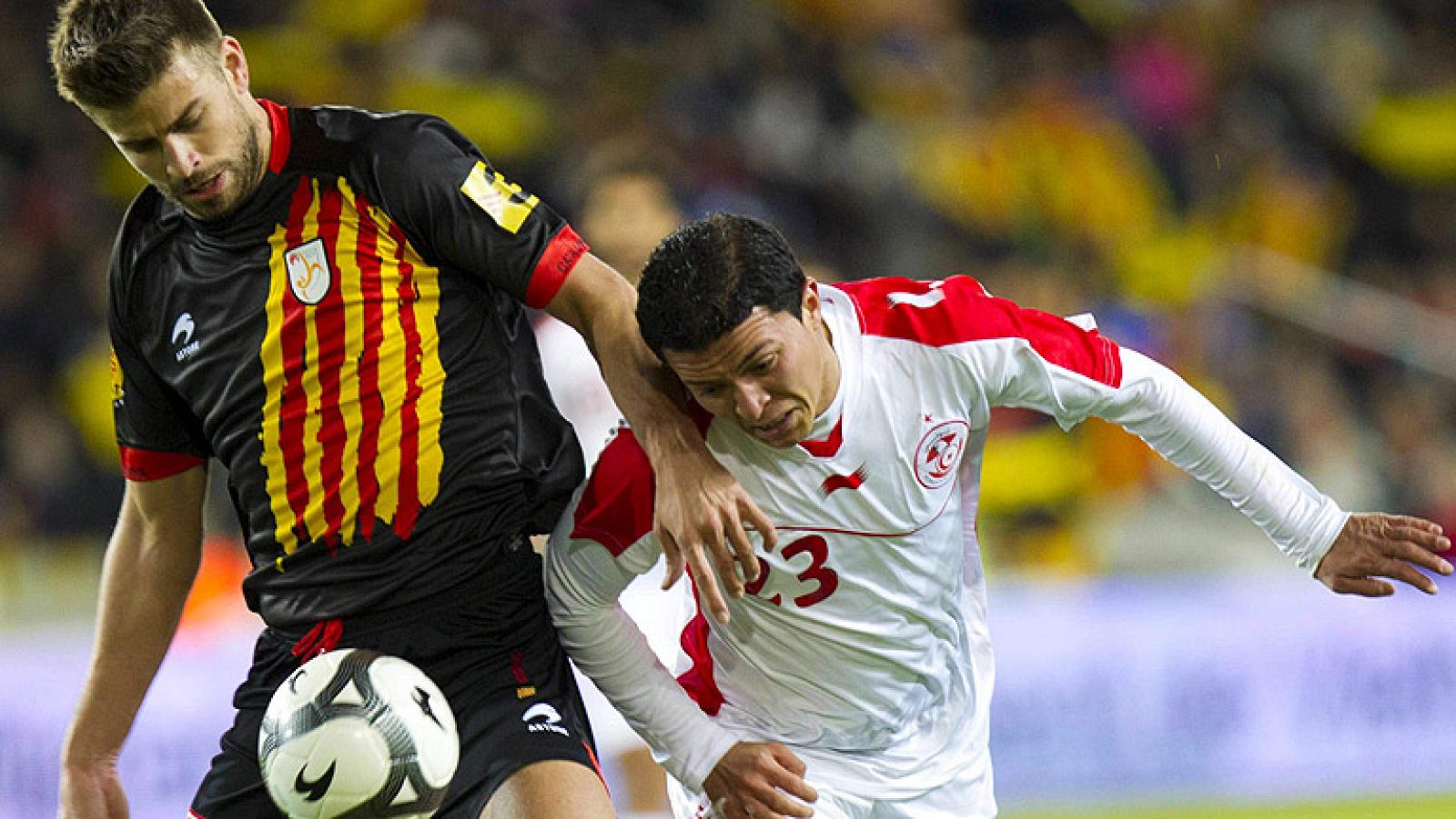 La selección catalana que dirige Johan Cruyff ha empatado a cero contra una férrea Túnez, que frenó a uno de los mejores combinados catalanes que se recuerdan.