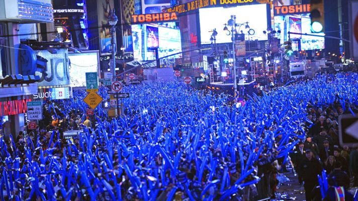 Telediario 1 - El Año Nuevo en el mundo