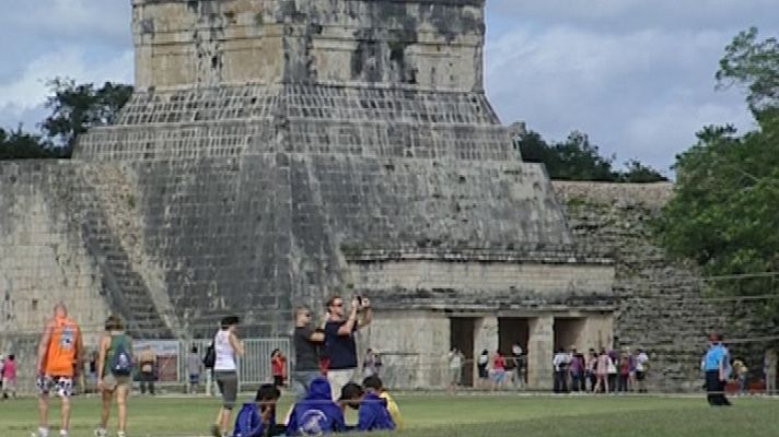 Telediario 1 - Un turismo rodeado de violencia