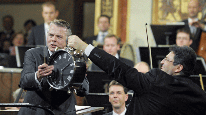 Telediario 1 - Jansons dirige con alegría y entusiasmo el Concierto de Año Nuevo