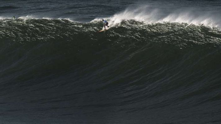 Telediario 1 - Olas hawaianas en Getxo