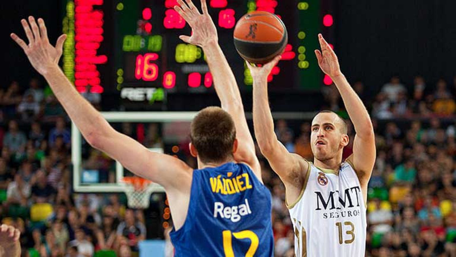 El clásico del baloncesto, desde los banquillos