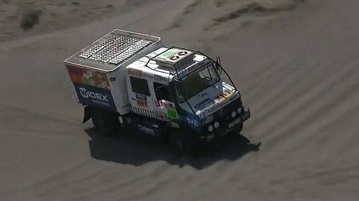 Dakar - El camión KH-7 Widex TVE afronta las primeras dunas