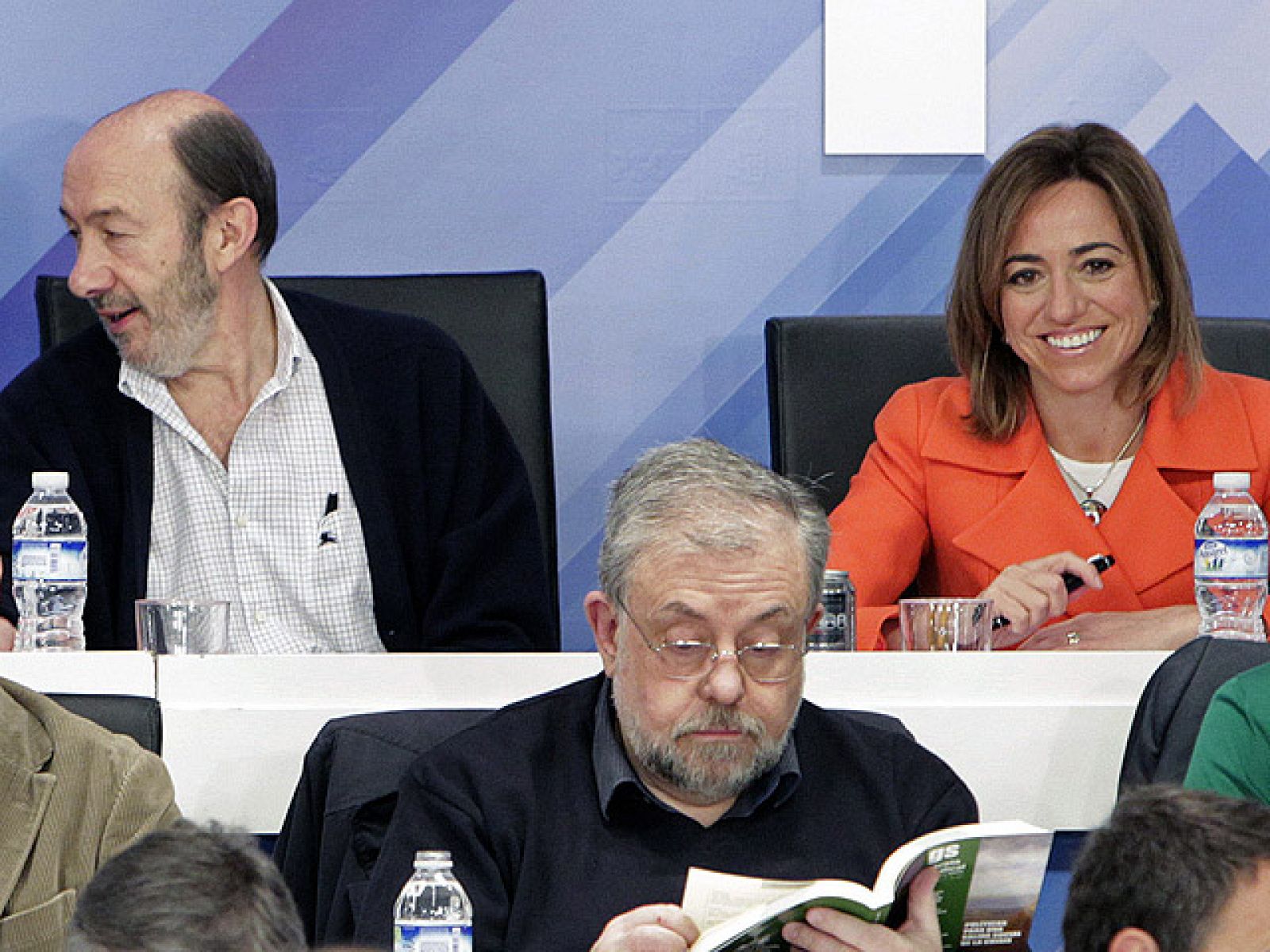 Zapatero pide un debate "ejemplar" entre Rubalcaba y Chacón - Informativo 24h | Ver