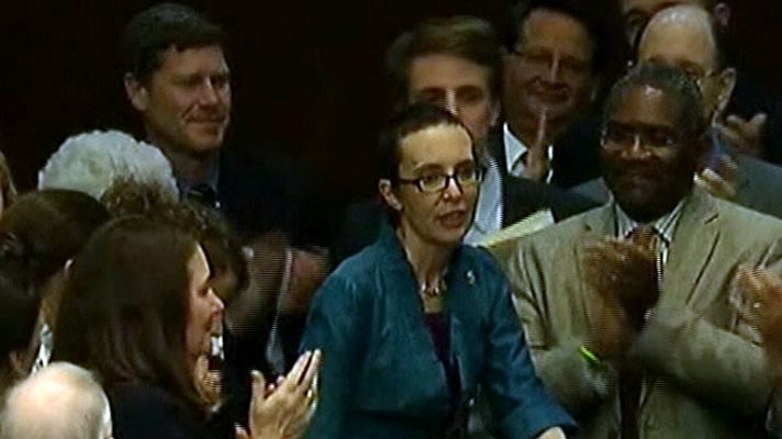 Telediario 1 - ¿Cómo se compran armas?