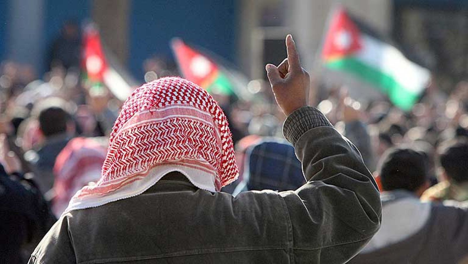 Según el informe Año de rebelión. El estado de los derechos humanos en Oriente Medio y el Norte de África, a pesar del optimismo inicial que se vivió en la región, no se han producido reformas institucionales clave que garanticen que este tipo de ab