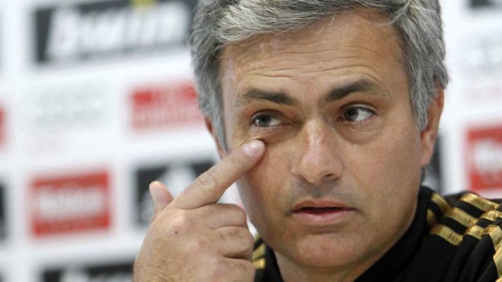 Telediario 1 - Mou y Cristiano se pierden el Balón de Oro