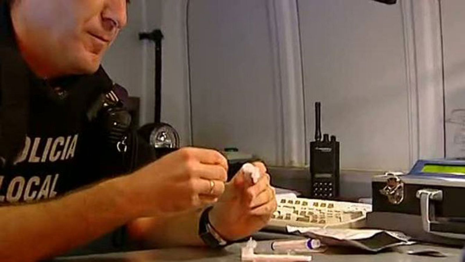 El 12 % de los conductores españoles da positivo en los controles de fármacos y drogas | Ver