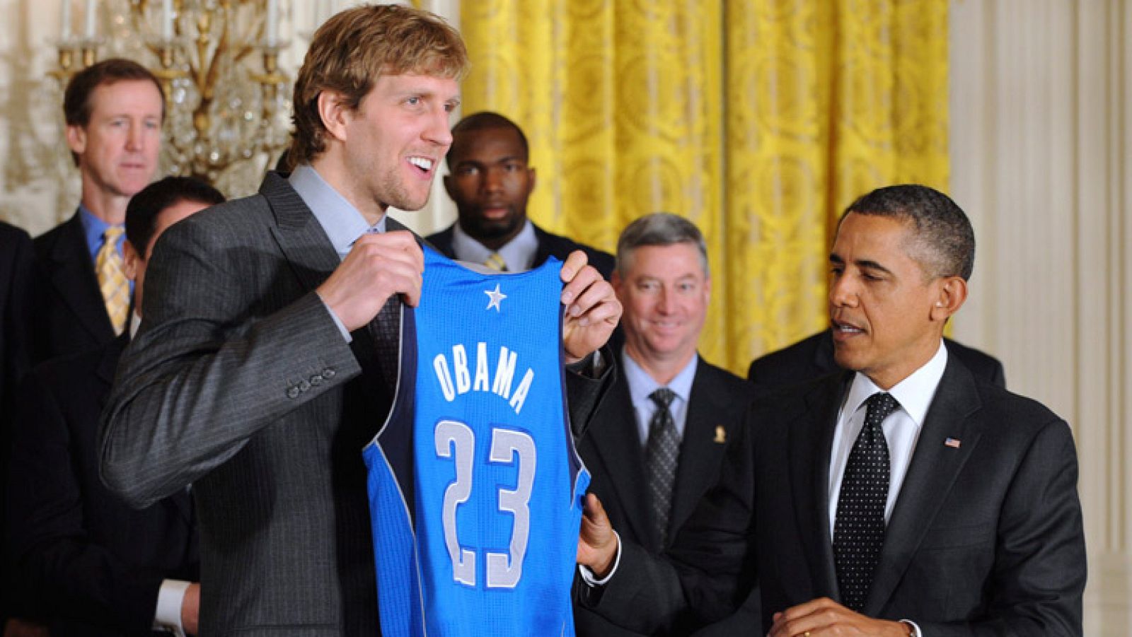 Obama recibió a los campeones, Dallas Mavericks | Ver