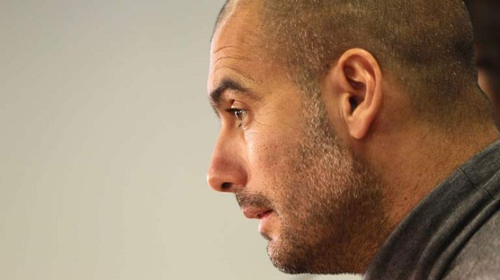 Telediario 1 - Alves, Iniesta y Maxwell se quedan en Barcelona