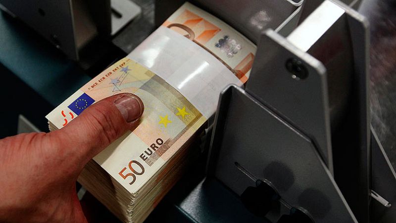 España coloca casi 10.000 millones en bonos