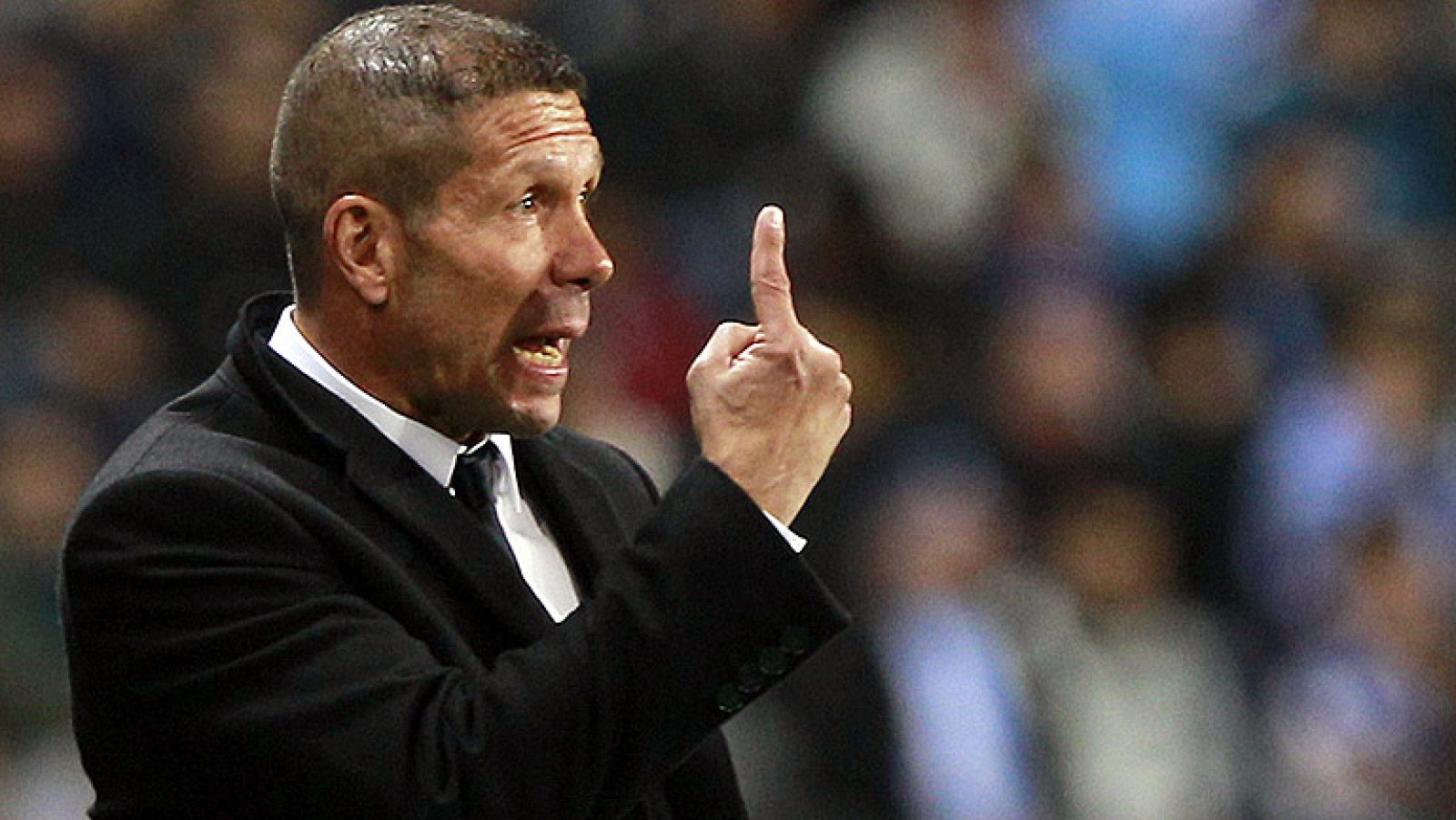 El entrenador y los jugadores rojiblancos se han propuesto volver a Neptuno en 2012, un año que no ha empezado nada bien para los seguidores de la Real Sociedad, que han visto como el Mallorca les dejaba fuera de la Copa con una sonora goleada.