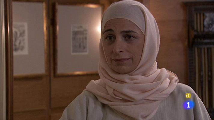 Amar en tiempos revueltos - Amina, sola en Año Nuevo