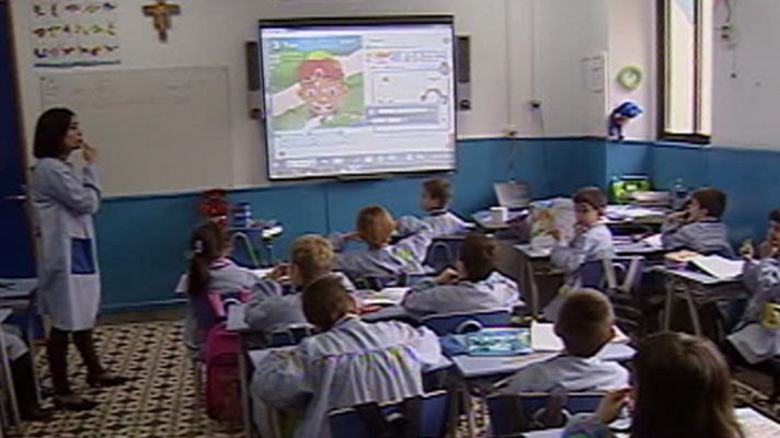 Telediario 1 - La deuda valenciana y los colegios