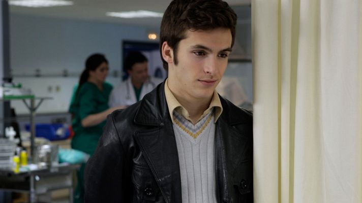 Cuéntame cómo pasó - Carlos y Antonio se reconcilian