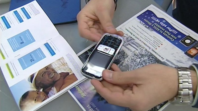 FACUA denuncia a las principales compañías de móviles