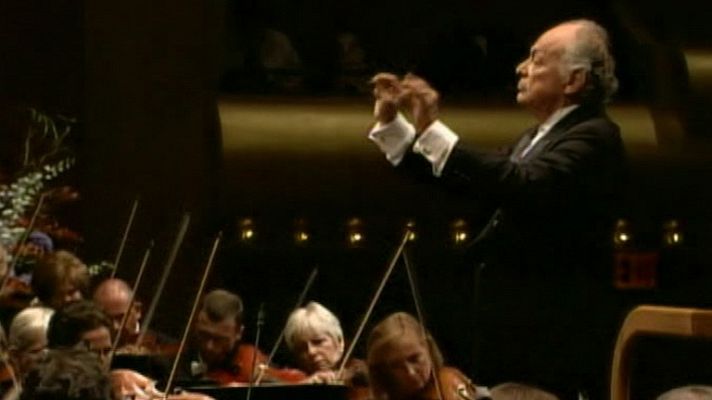 Telediario 1 - Un móvil interrumpe un concierto de la Filarmónica de Nueva York