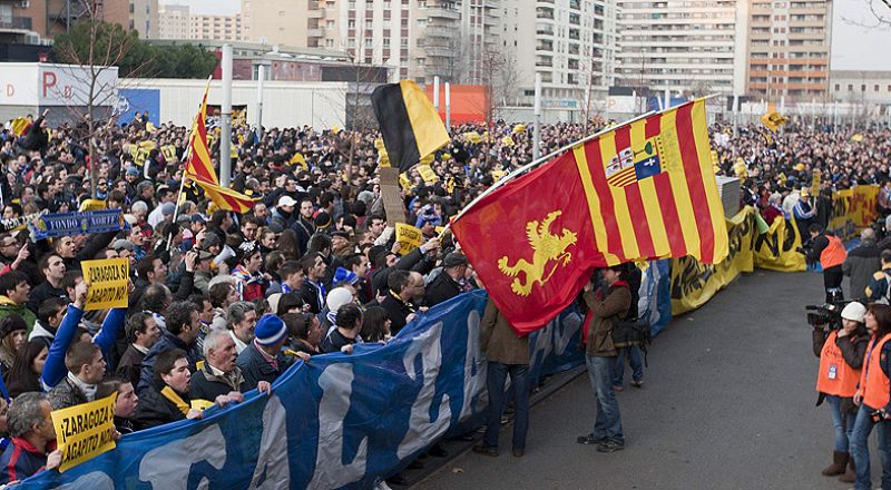 Así han recibido los seguidores del Zaragoza a su presidente, Agapito Iglesias, con una sonora pitada en contra de su gestión al frente del club.