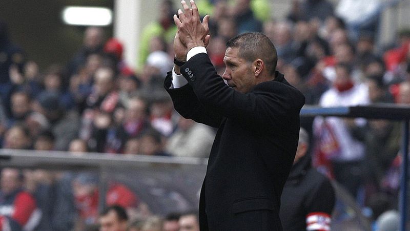El entrenador del Atlético de Madrid, Diego Pablo Simeone, ha valorado postivamente el "compromiso" de su equipo tras la victoria lograda contra el Villarreal en el debut en el banquillo del Calderón del 'Cholo'. Por su parte, Molina, técnico del Vil