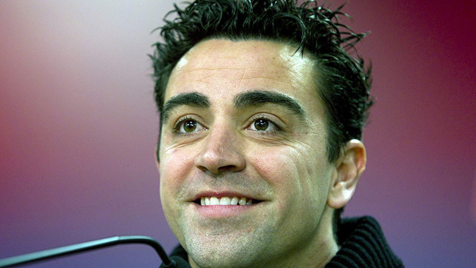 El centrocampista del Barcelona Xavi Hernández ha asegurado que este año los árbitrajes han "perjudicado" más al Barcelona que "beneficiado". No obstante, cree que son "gajes del oficio" y se ha mostrado muy ilusionado con el enfrentamiento con el Re
