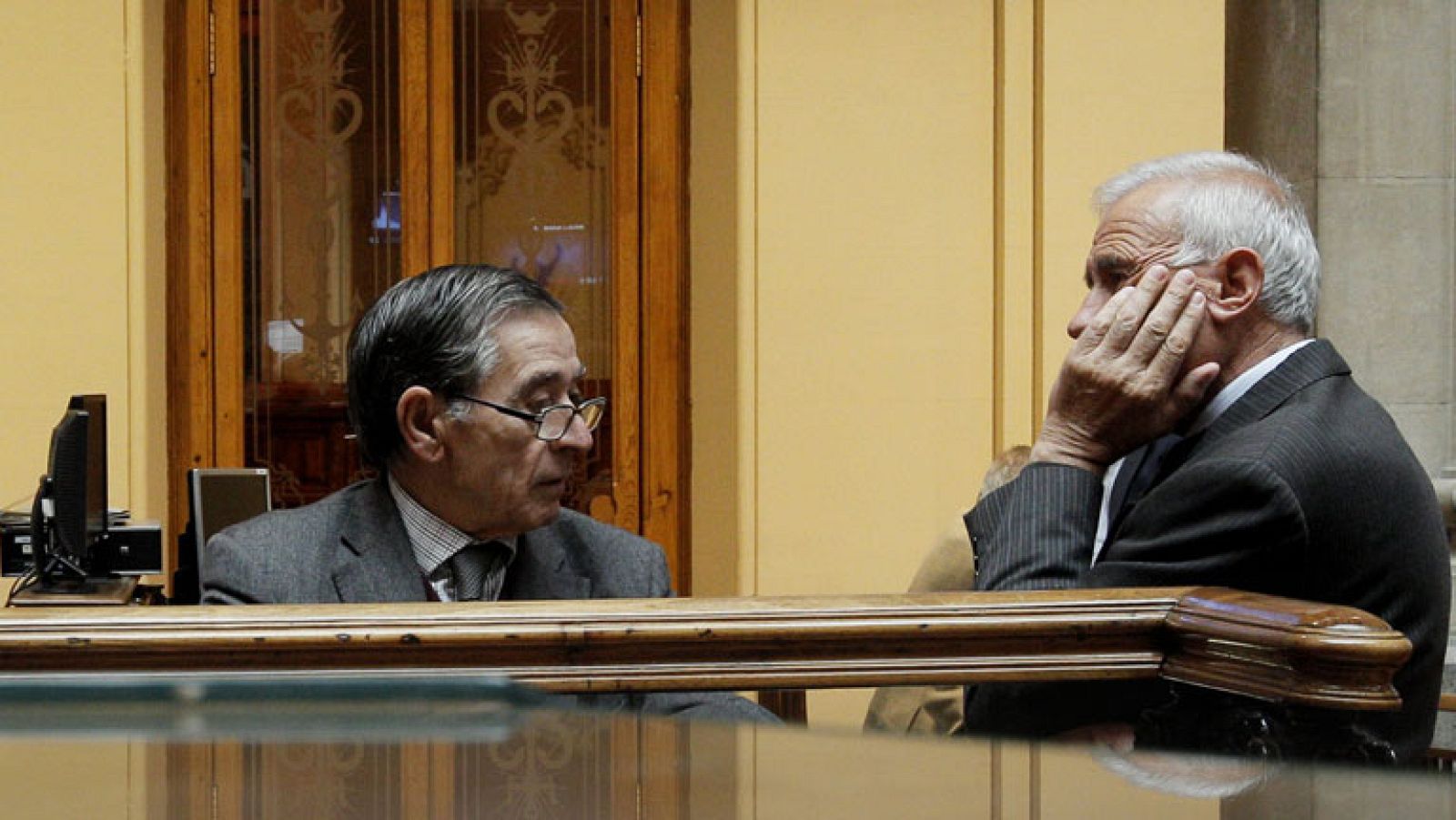 Las Bolsas ignoran la rebaja de nota del fondo de rescates por S&P