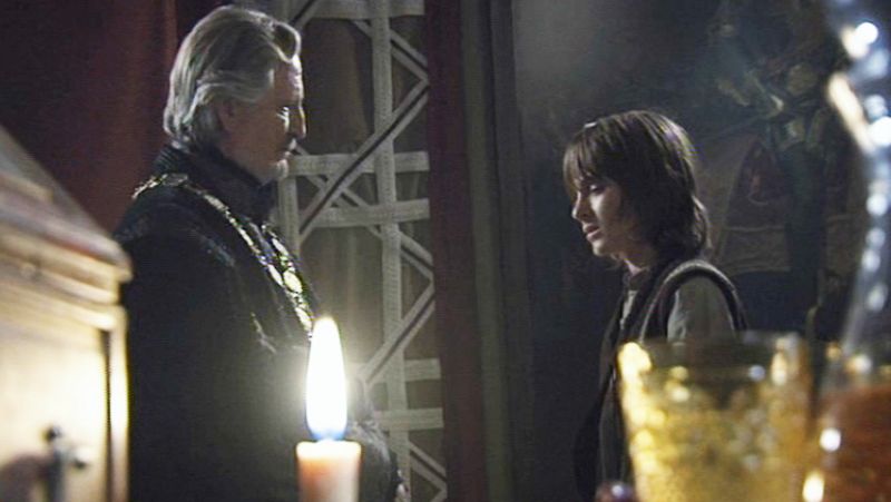 Águila Roja - El Rey conoce a su nieto Alonso | Ver