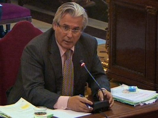 Telediario 1 - Garzón en el banquillo de los acusa