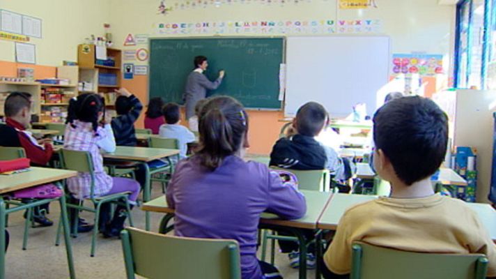 Telediario 1 - Educación sin presupuesto