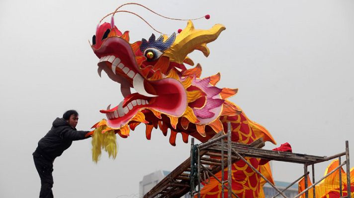 Telediario 1 - Millones de chinos se ponen en marcha para las vacaciones de Año Nuevo