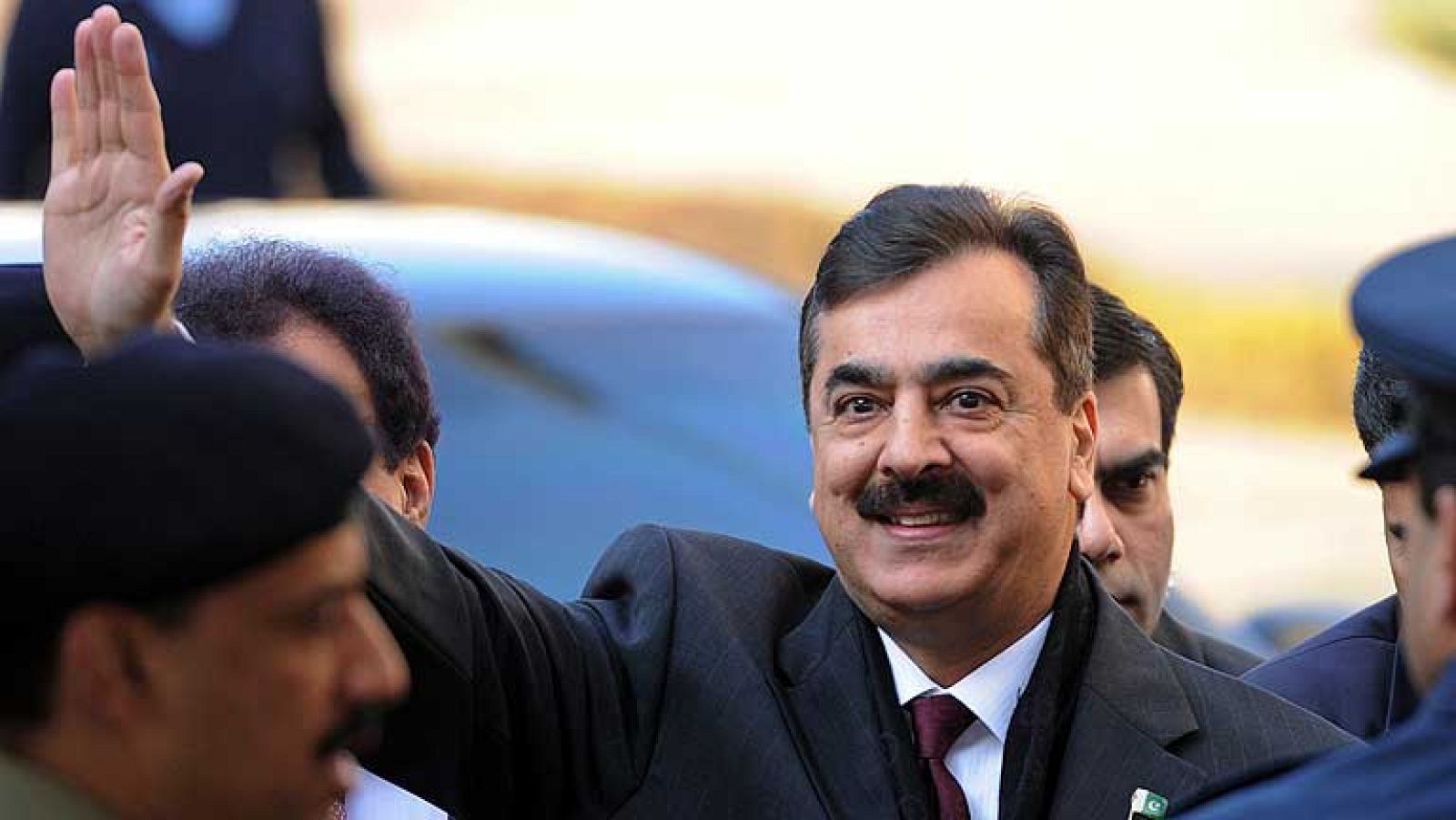 El primer ministro de Pakistán declara ante el Supremo por desacato