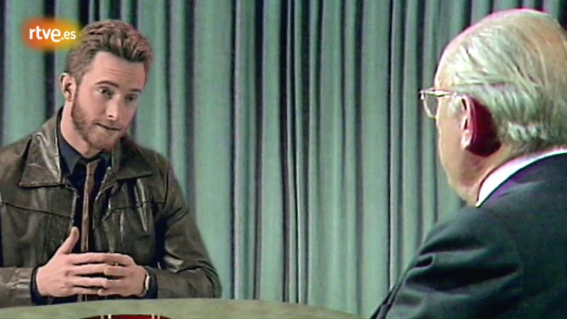 Cuéntame cómo pasó - Toni entrevista a Enrique Tierno Galván (Cap. 231)