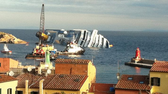 Telediario 1 - Reanudan la búsqueda en el crucero