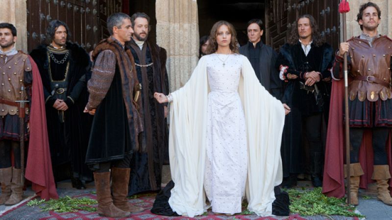 Isabel - Isabel se autoproclama Reina