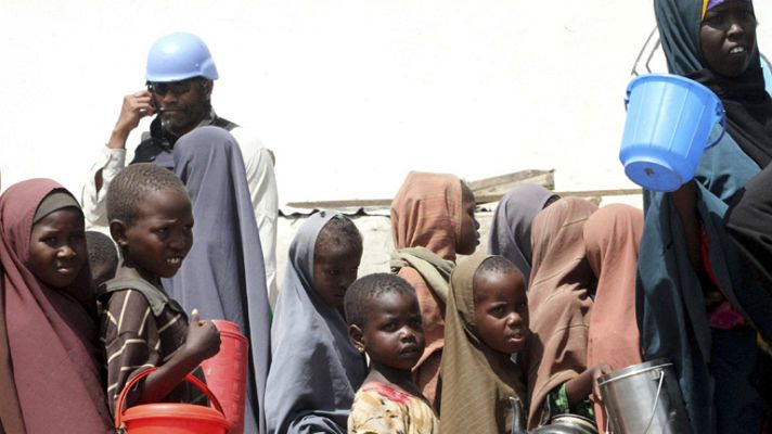 Telediario 1 - Somalia se muere de hambre