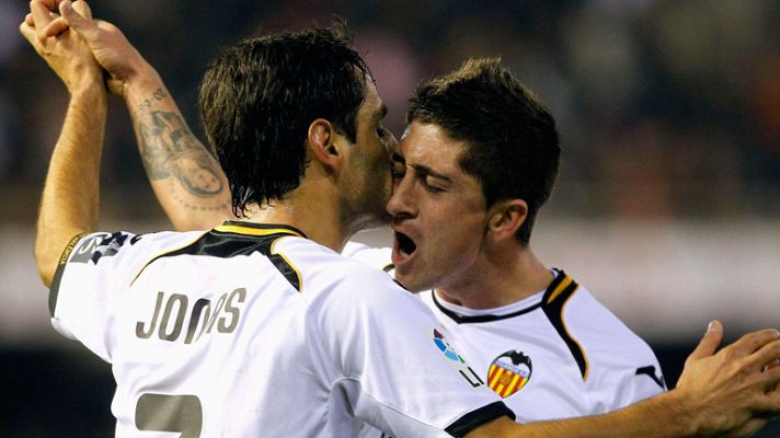 Telediario 1 - El Valencia, acosado por las bajas