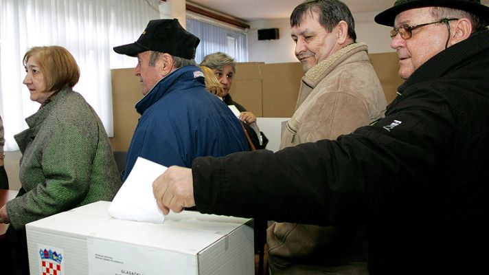Telediario 1 - Votación Croacia Unión Europea