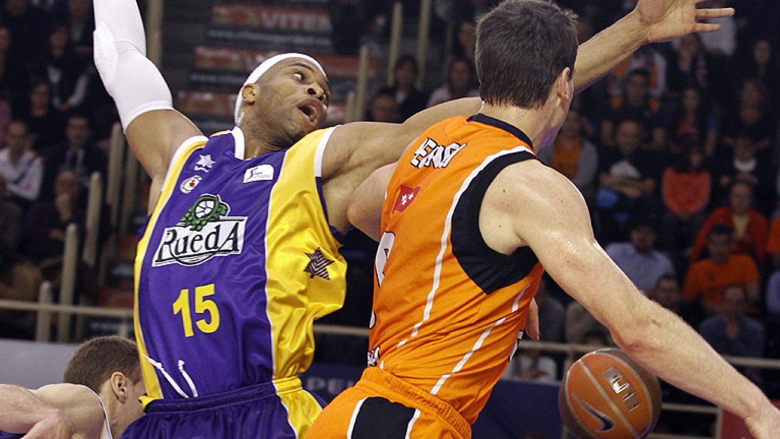 El Fuenlabrada ha sacado su billete para la Copa del Rey once años después al derrotar al Blancos de Rueda Valladolid por 65-54.