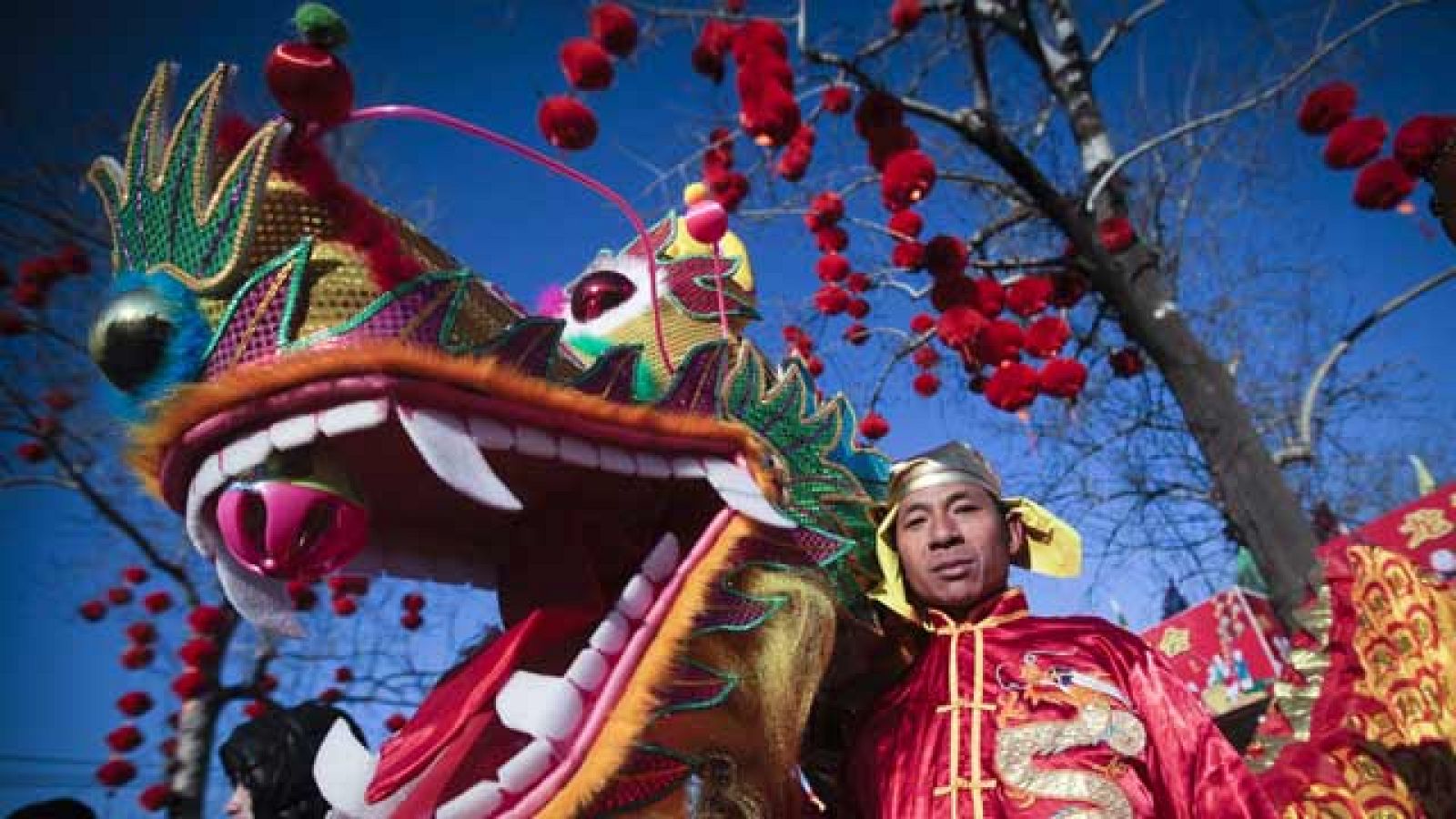 China recibe al Año del Dragón