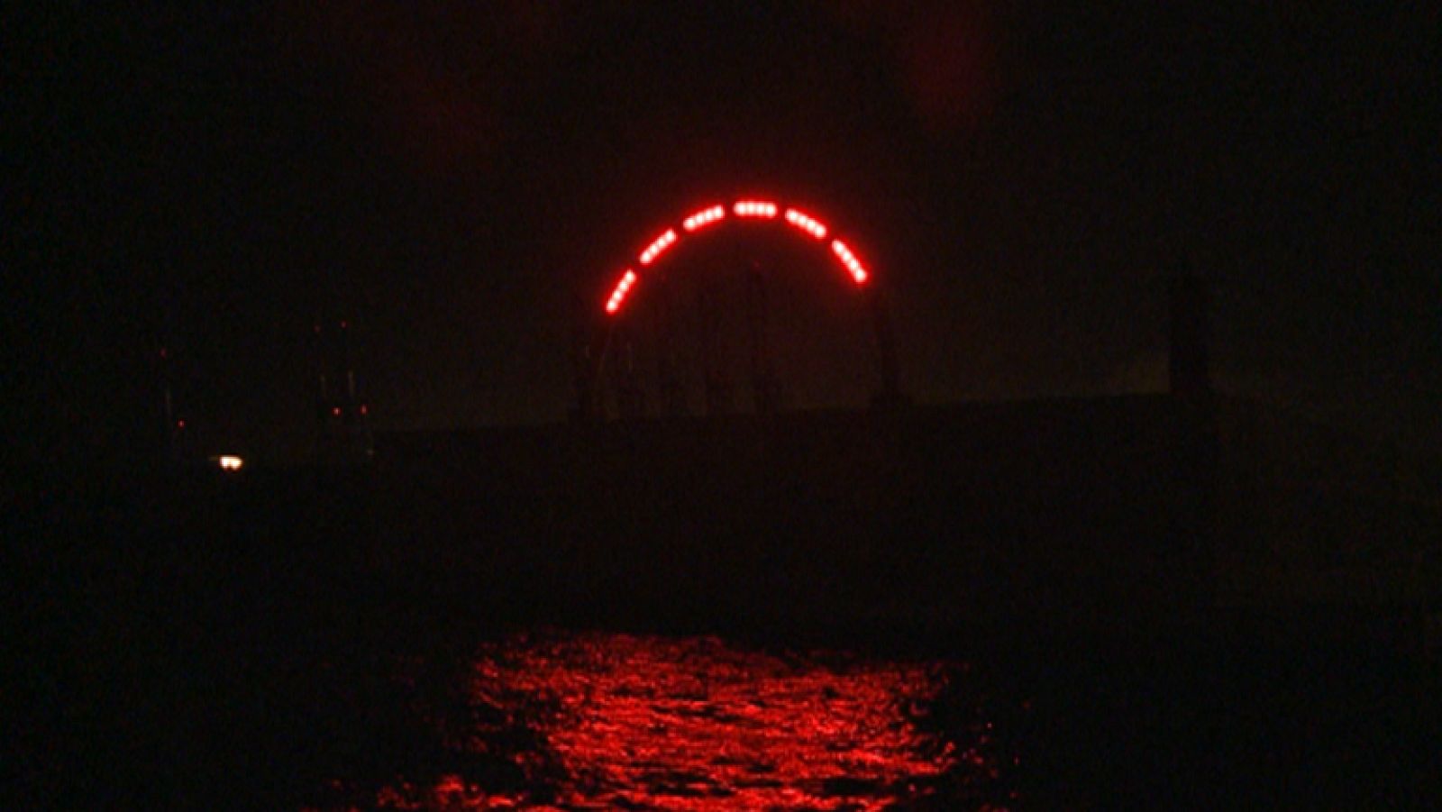 El arco luminoso, un invento español que facilita la navegación marítima