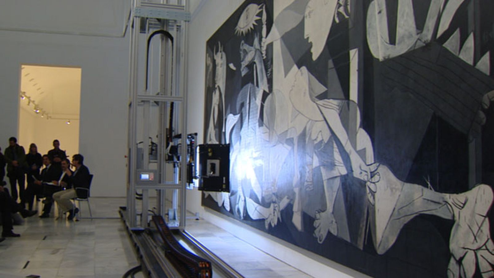 El Guernica, el cuadro de Picasso será examinado al detalle por un robot de 9 metros
